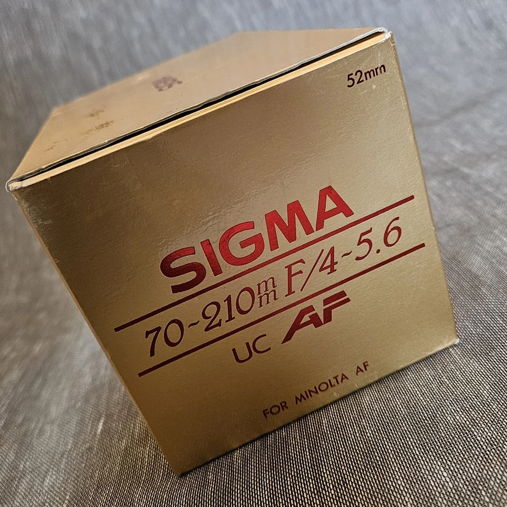 New Sigma 70-210mm F/4-5.6 UC Auto Focus Lens (Made In Japan)